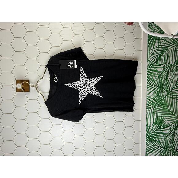 Chaser Black Short Sleeve T-Shirt with Leopard Star Print - Size - Small - Picture 1 of 5